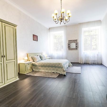 Dominicana L Apartments L Lviv Historical City Center Ngoại thất bức ảnh